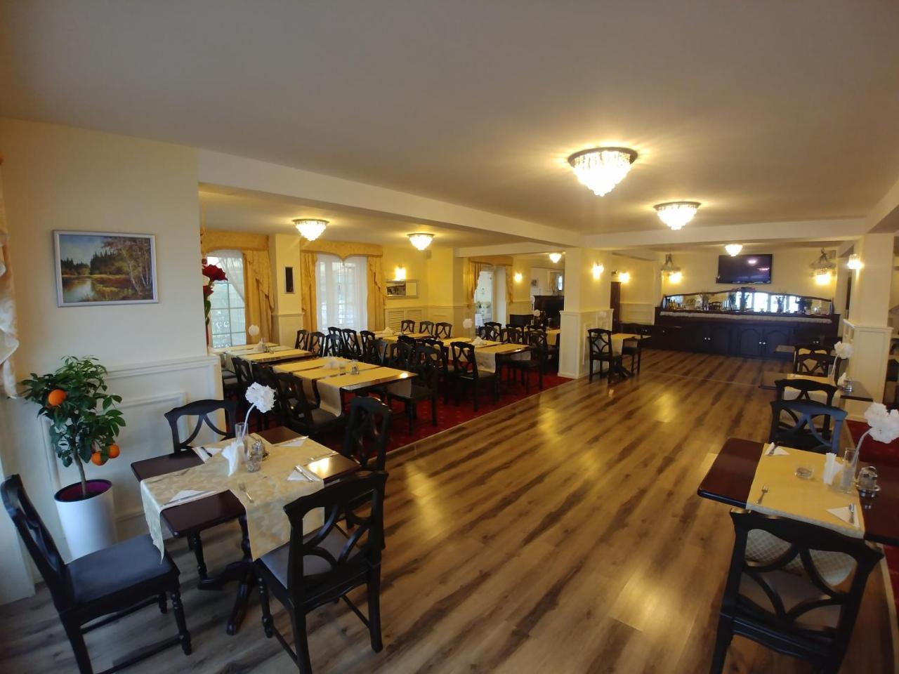 Hotel Mazurski Dworek Міколайкі Екстер'єр фото
