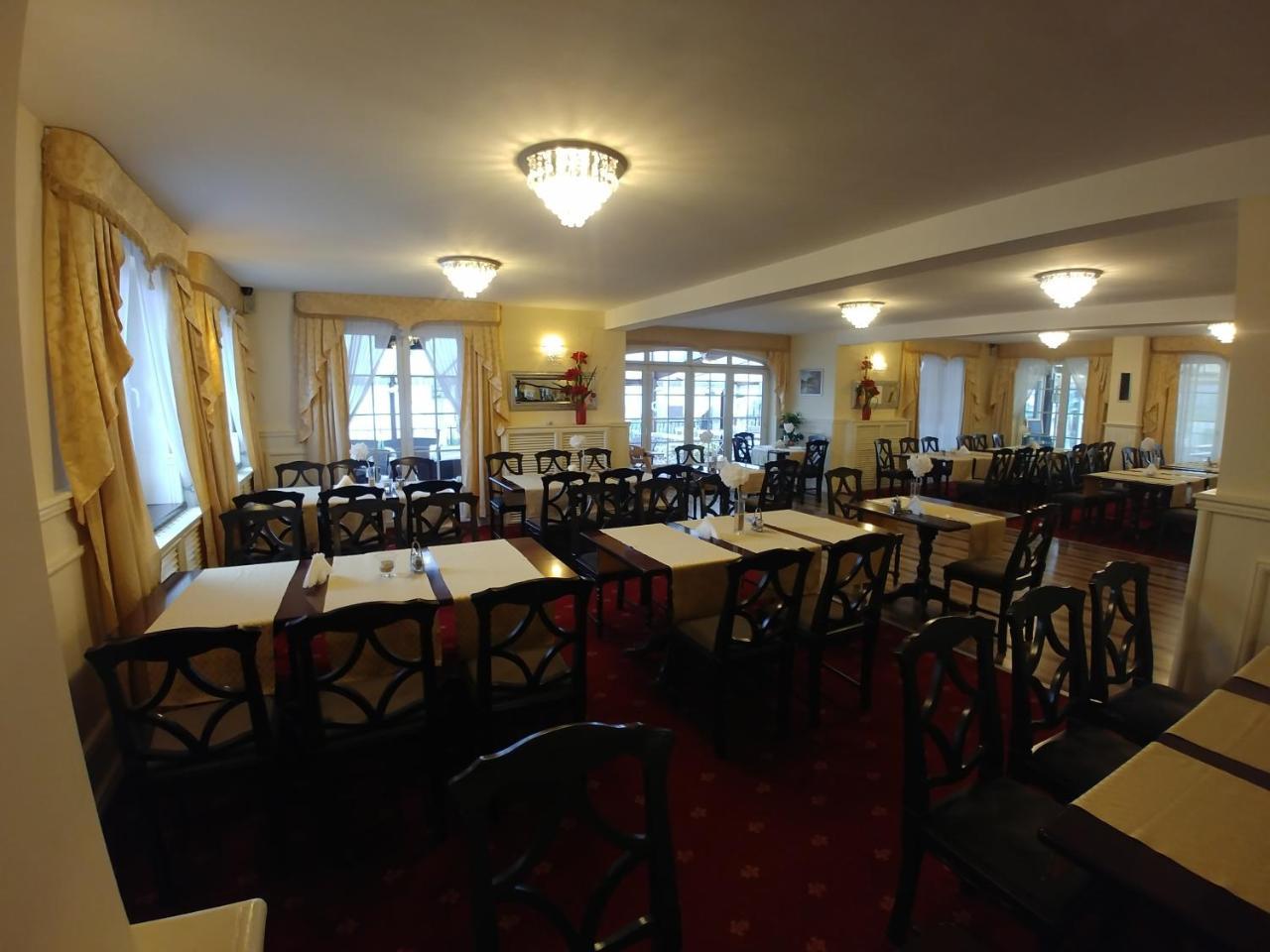 Hotel Mazurski Dworek Міколайкі Екстер'єр фото